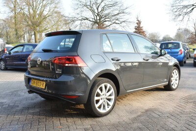 Volkswagen-Golf-3